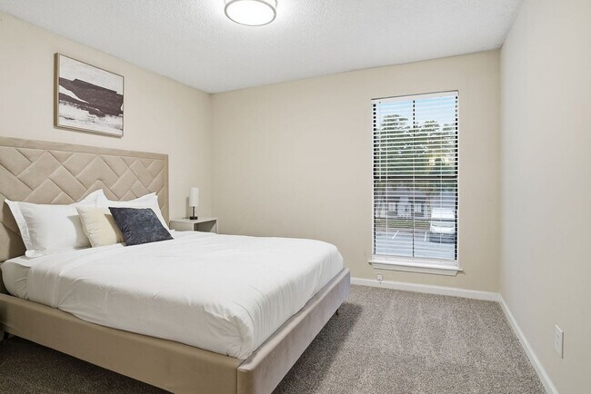 Building Photo - 3368 Fairway Oaks Dr