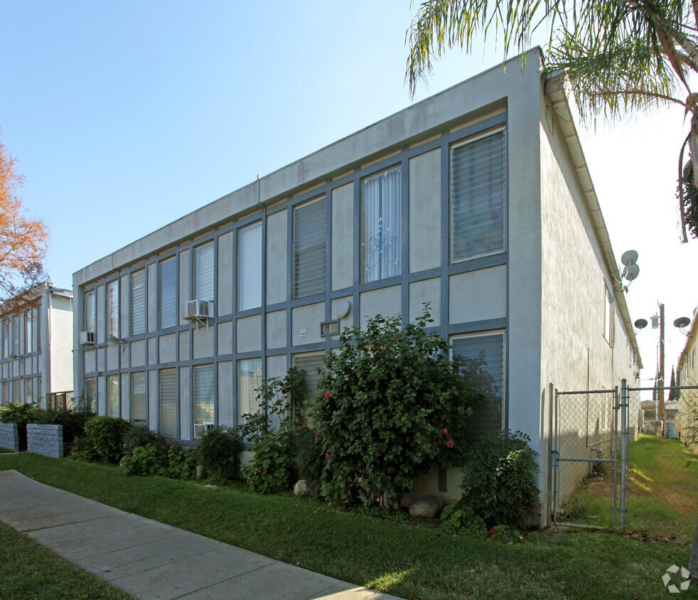 Foto del edificio - 140 W Wilson Ave