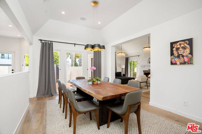 Building Photo - 321 Laurel Ave