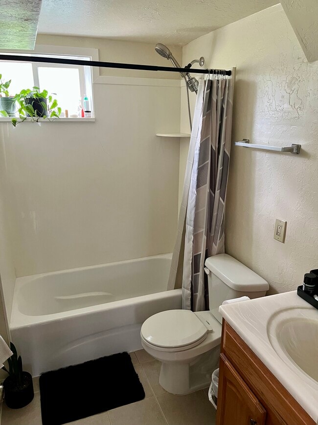 Building Photo - 4676 S Ridgeline Dr