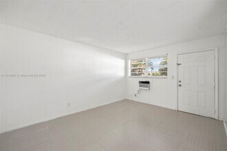 Building Photo - 2799 E 4th Ave