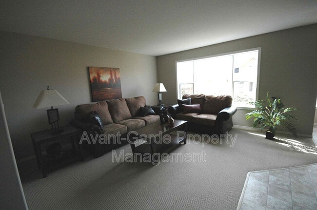 Building Photo - 367 Ascott Crescent