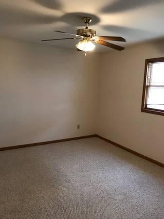 Building Photo - 870 Moyer Ave. #A