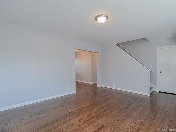 Foto del edificio - 19 Leonard Pl