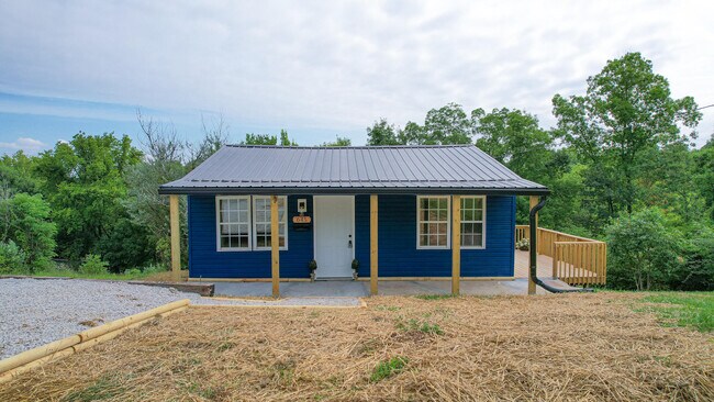 Foto del edificio - 645 Swanee Shores Dr