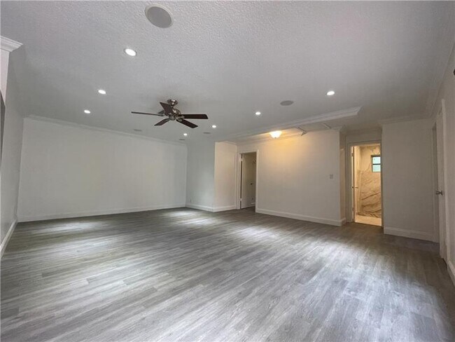 Foto del edificio - 641 SW 8th Ave