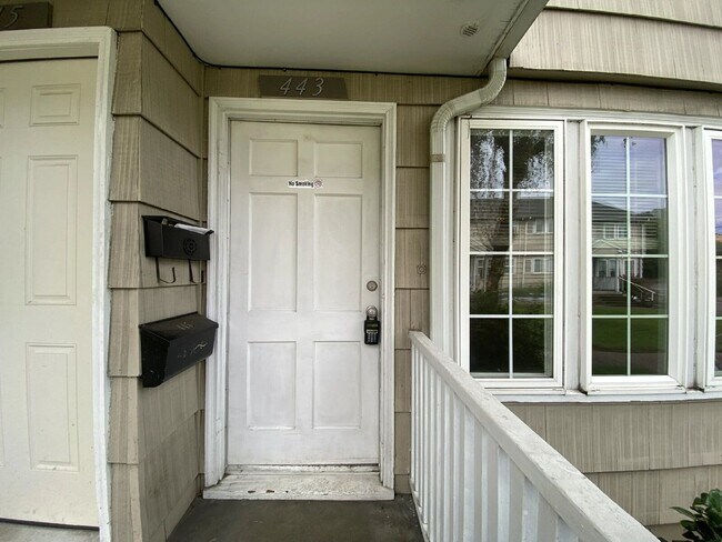 Foto del edificio - 443 NE Winchester St