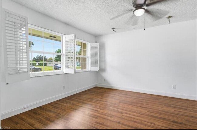 Foto del edificio - 4520 SE 11th Pl