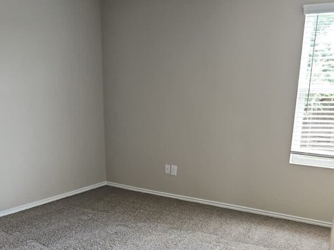 Building Photo - 7319 Avila Vis