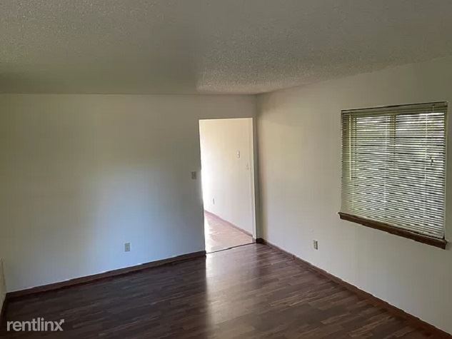 Building Photo - 3 br, 1 bath House - 6315 SW 10th Ave