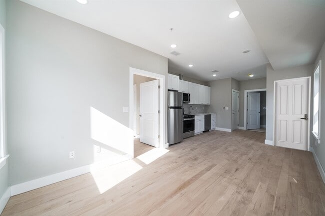 Building Photo - 213 Academy St