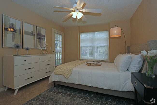 2HAB, 2BA - 1.113 ft² B2 - Habitación principal - Stonegate Apartments