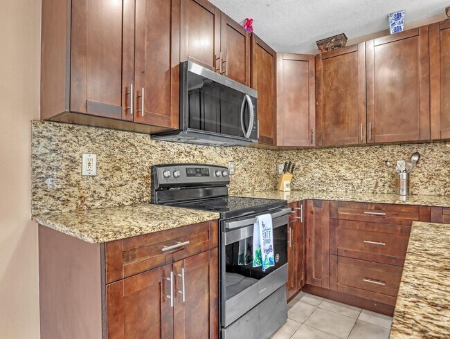 Foto del edificio - 1950 Wisteria St