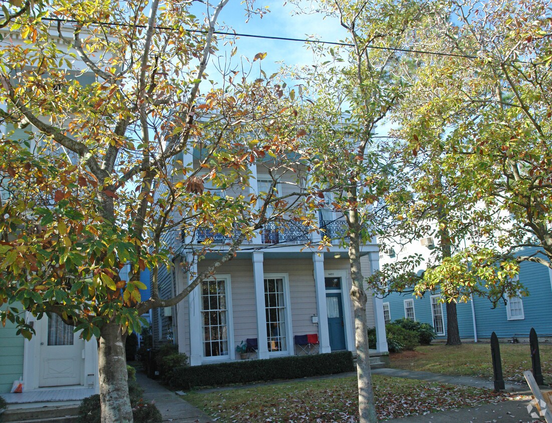 Building Photo - 1420 Terpsichore St