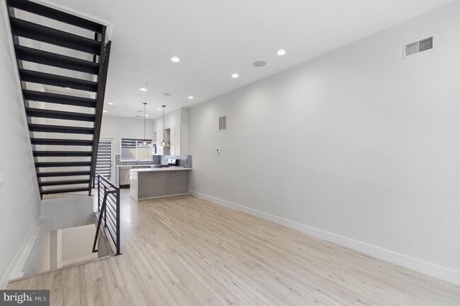 Foto del edificio - 1448 N Myrtlewood St