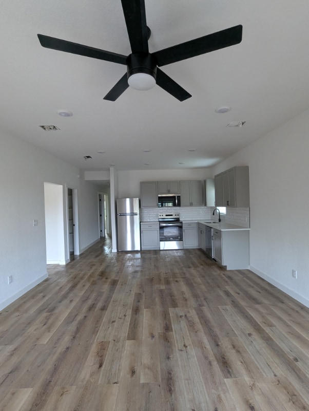 Building Photo - 2105 Vista Rosa