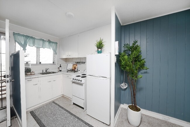 Building Photo - 821 Kinau St