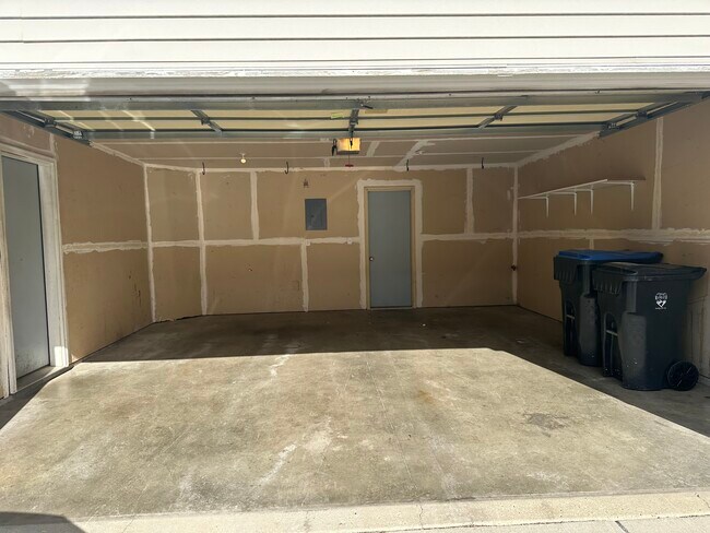 229 Tanager Path garage - 229 Tanager Path