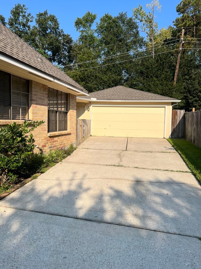 Foto del edificio - 3815 Oak Gardens Dr