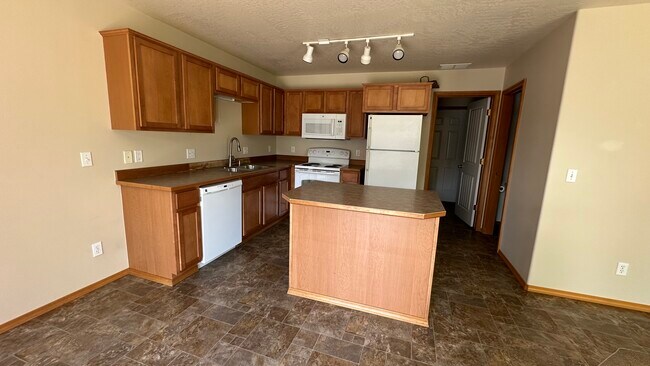 Foto del edificio - 1374 Kaleigh Ct