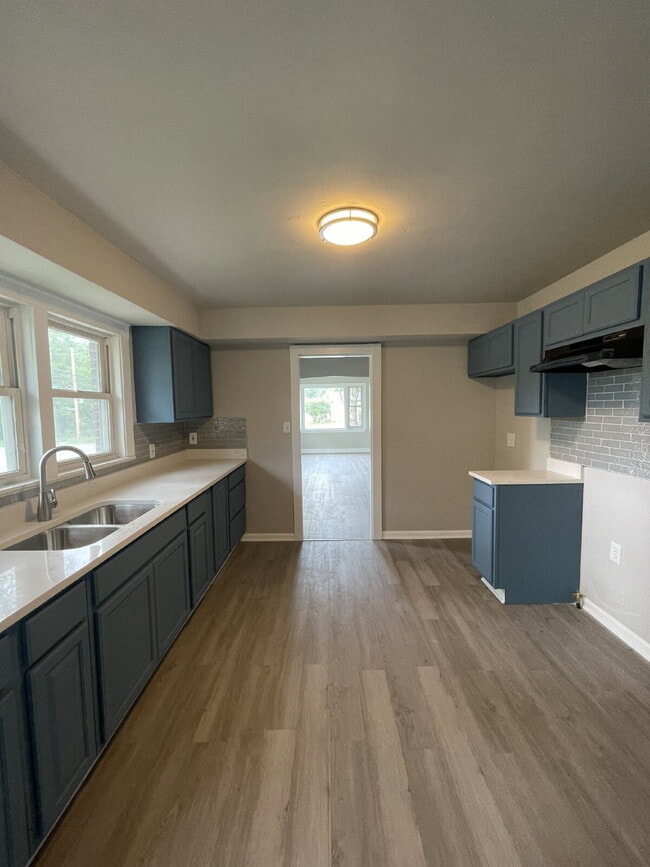 Building Photo - Spacious 5-bed house in Gary!