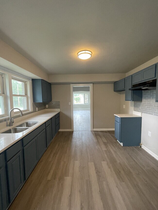 Foto del edificio - Spacious 5-bed house in Gary!