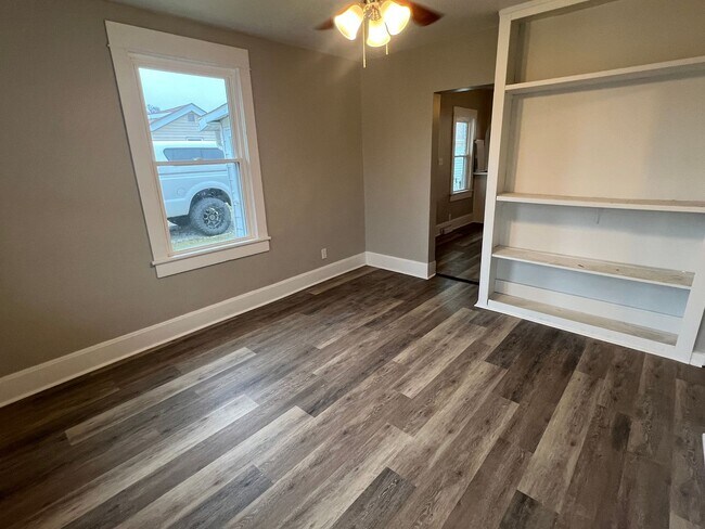 Building Photo - Welcome to 498 Allston!