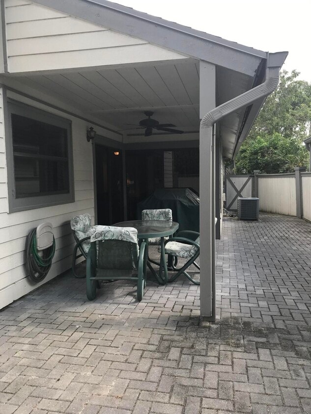 Building Photo - 2543 Bedford Mews Dr