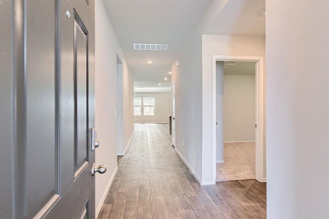 Building Photo - 6417 Wideleaf Dr