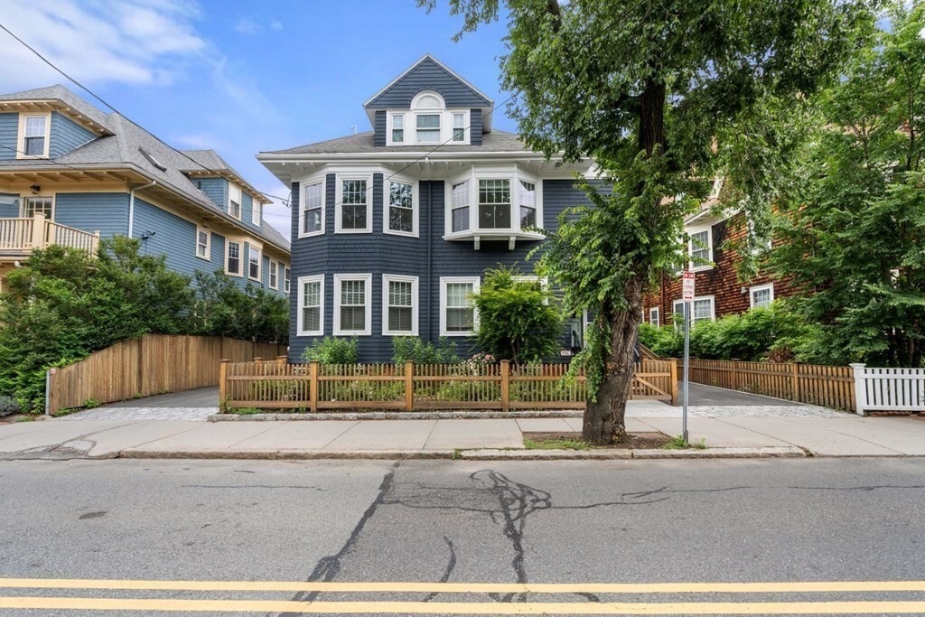 35 Upland Rd Unit 2, Cambridge, MA 02140 Apartment for Rent in