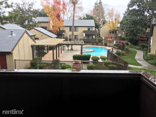 Foto principal - 241 Blossom Hill Rd