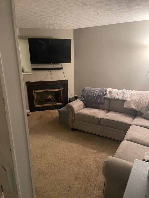 Foto del edificio - 7806 Barkwood Dr