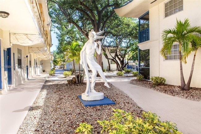 Foto del edificio - 8350 SW 65th Ave