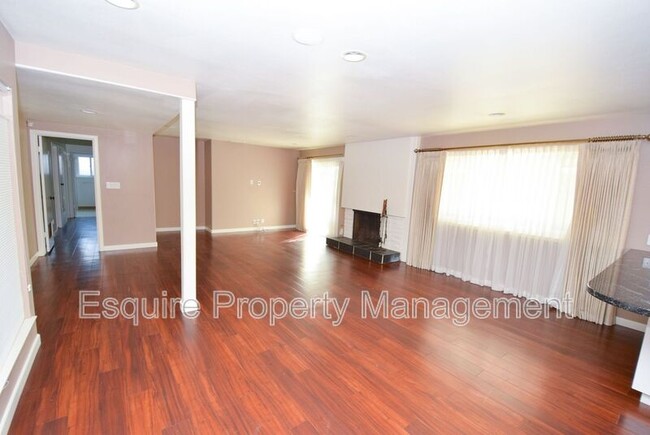 Foto del edificio - 1335 Lawrence Way