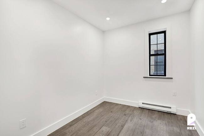 Foto del edificio - 476 W 165th St