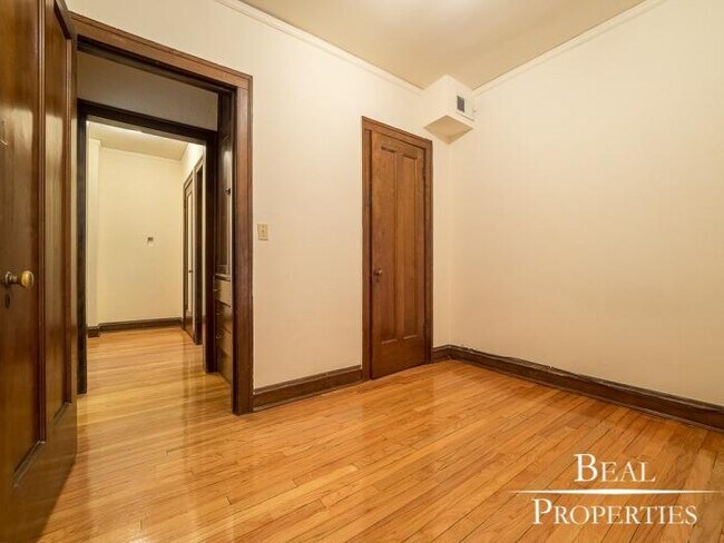 Building Photo - 0 bedroom in GLENCOE IL 60022