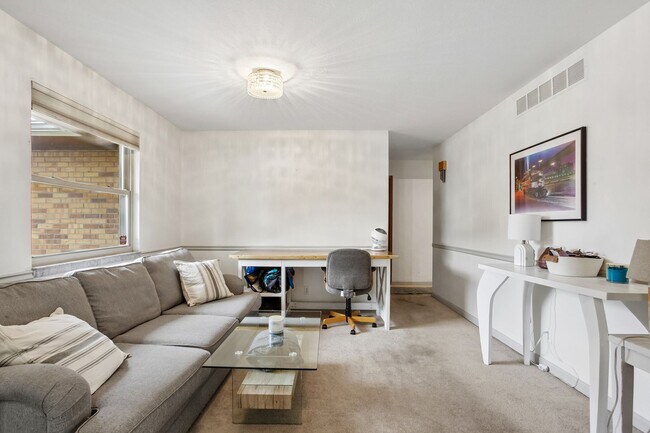 Foto del edificio - 2502 S Yarrow St