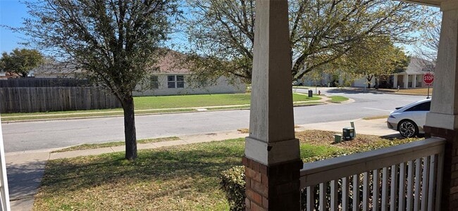 Building Photo - 1304 Anna Palm Way