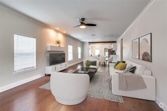 Building Photo - 708 S Willomet Ave