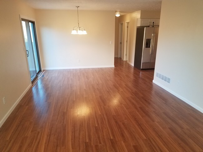 Family Room & Dining - 8024 Smoky Row Rd