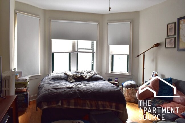 Foto del edificio - 3843 N Greenview Ave