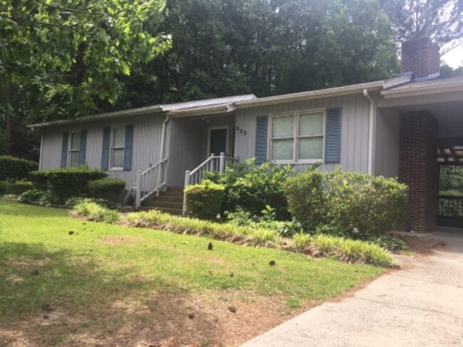 Photo - 205 SW Maynard Rd House