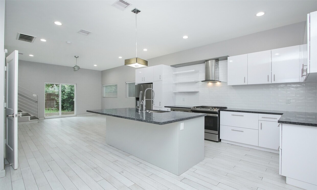 Foto principal - 309 E 43rd St