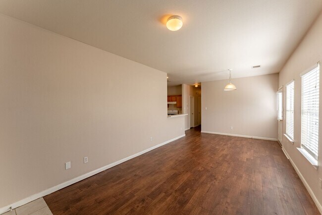 Foto del edificio - 2825 Southampton Way