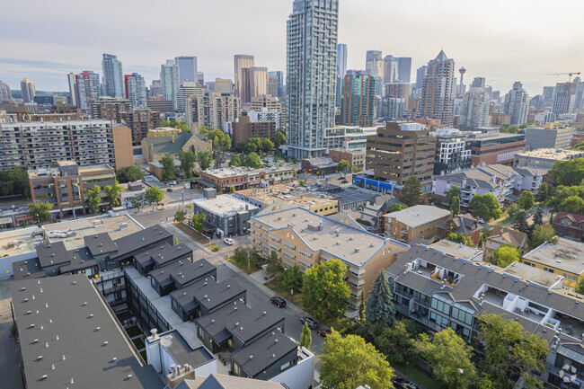 Aerial Photo - Mount Royal Manor