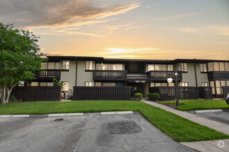 Building Photo - 40 Club House Dr