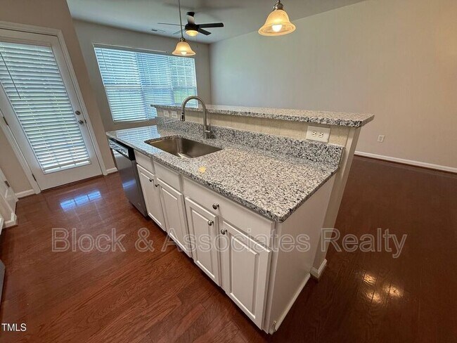 Foto del edificio - 921 Shining Wire Way