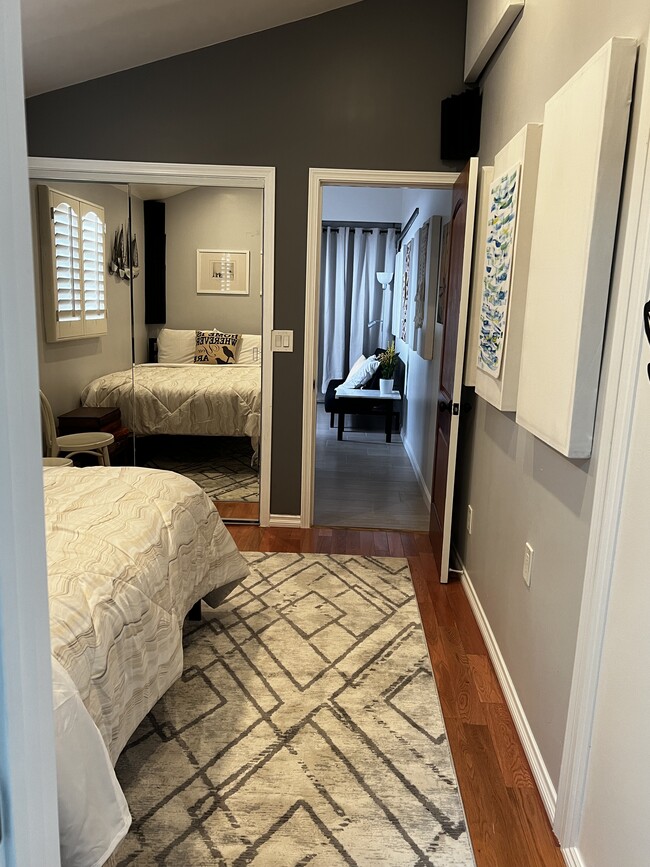 TheBedroom - 207 Avenue C