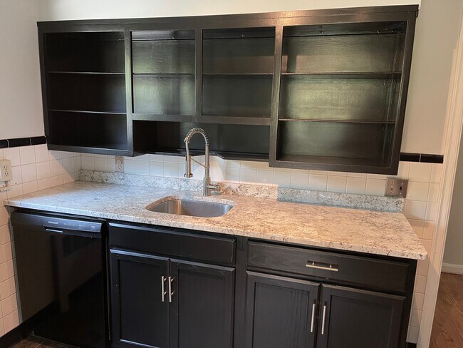 Granite counters - 4112 Paxton Ave