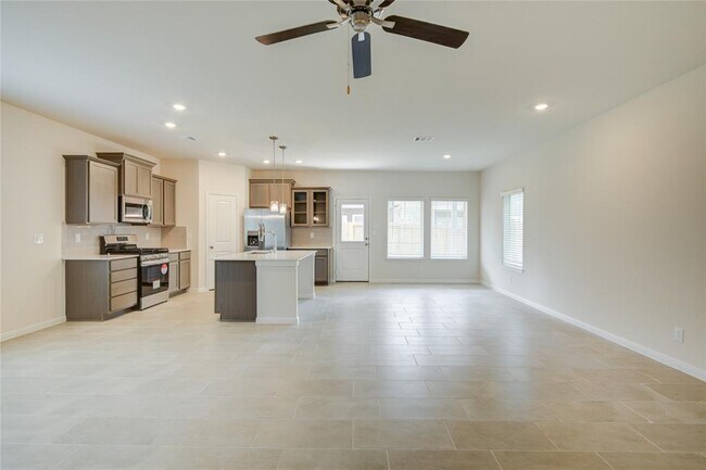 Foto del edificio - 7955 Cypress Country Dr